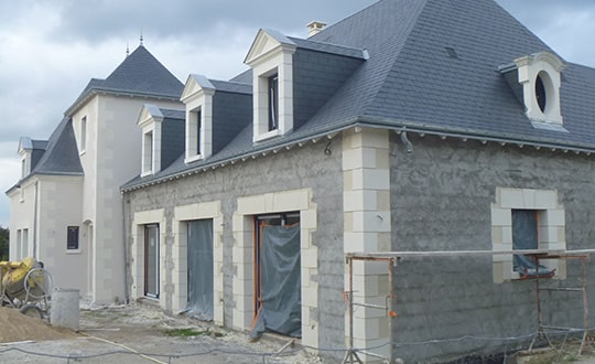 Axom Construction : rénovation façade et traitement des murs à Tours, Amboise (37) & Blois (41)